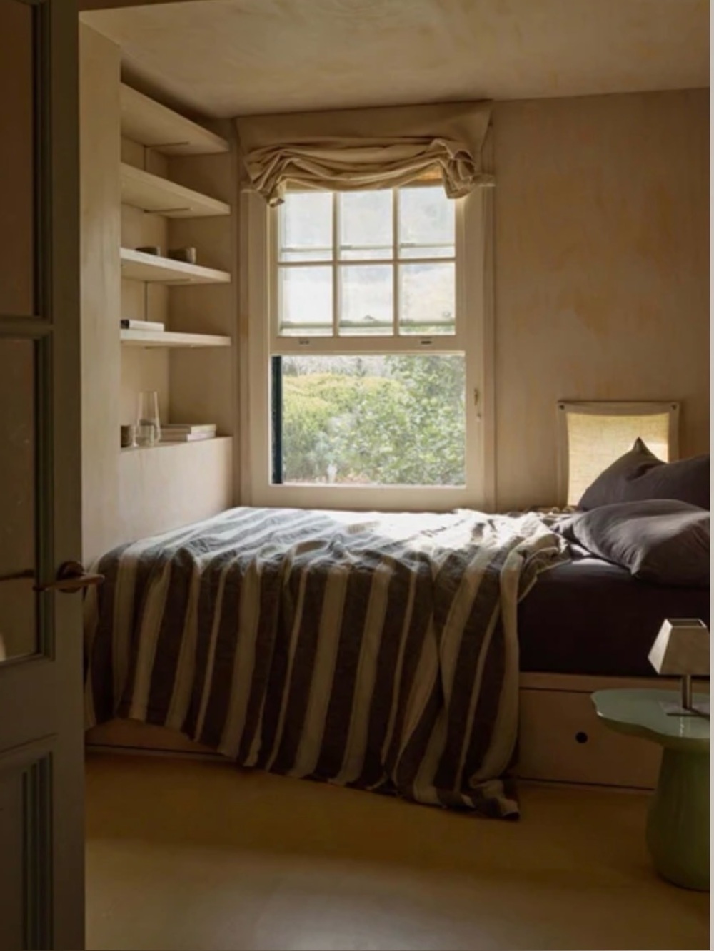 Cultiver Mira Linen Bed cover in Enzo